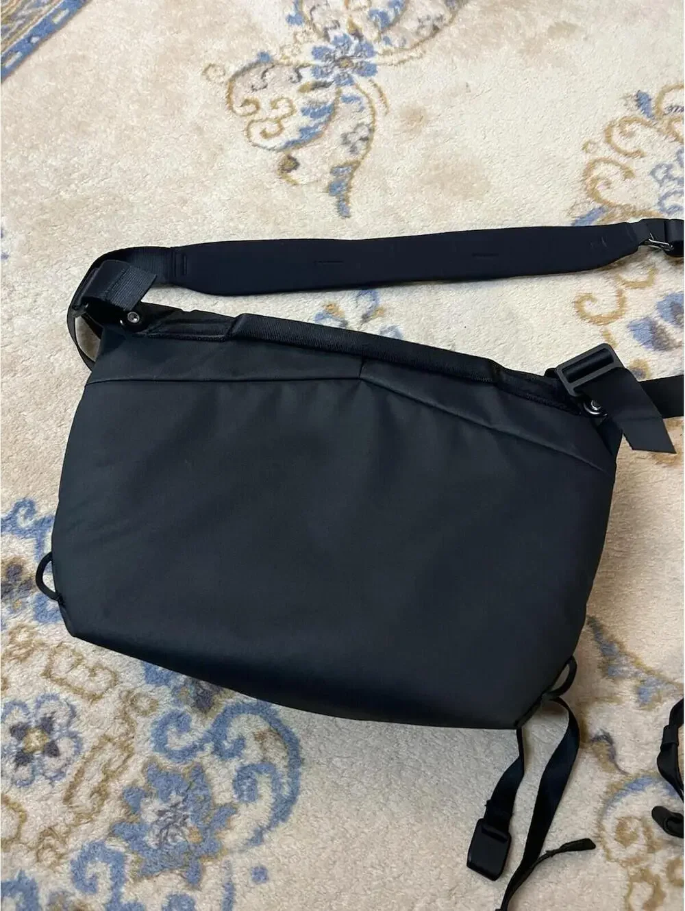 Peak Design Everyday Sling 6L Black Nylon Camera Bag KEI Realty NO Dividers